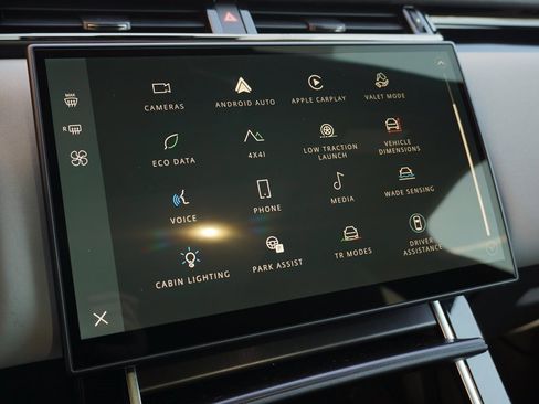 New 2026 Land Rover Range Rover Velar Dynamic SE image 22