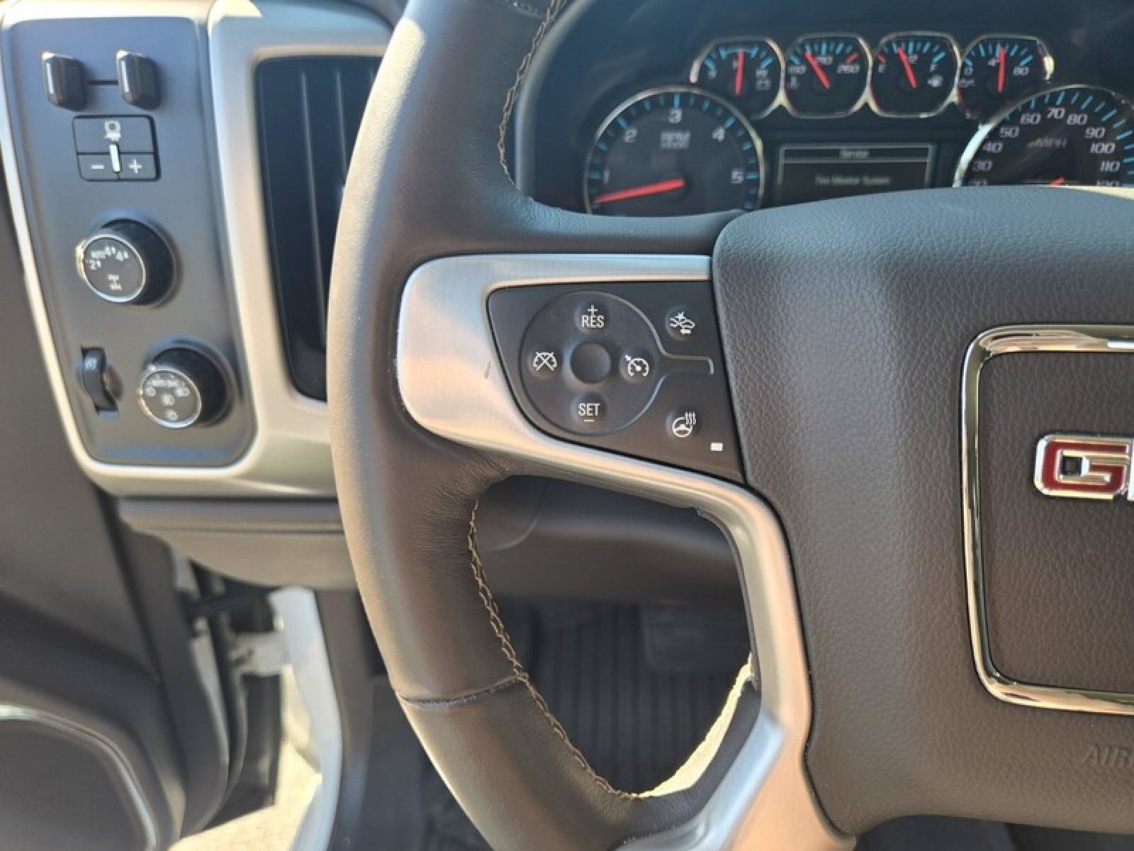Used 2018 GMC Sierra 1500 SLT AWD/4WD image 12