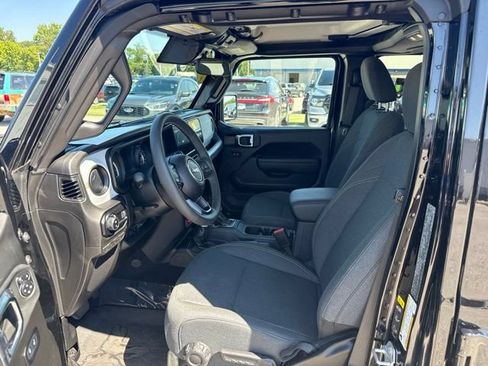 Used 2025 Jeep Gladiator Sport AWD/4WD image 10