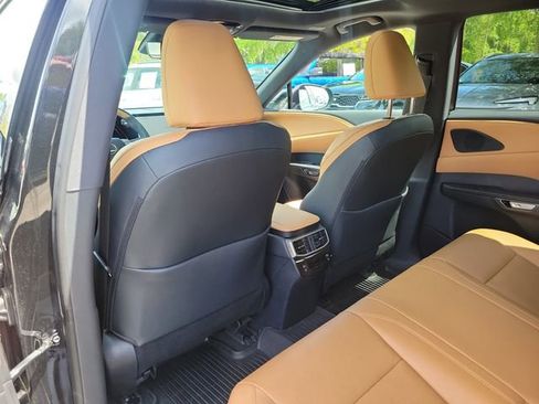 Used 2024 Lexus RX 350 Premium Plus w/ Convenience Package image 12