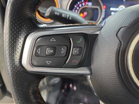 Used 2021 Jeep Gladiator Mojave w/ Uconnect 4C Nav & Sound Group image 16