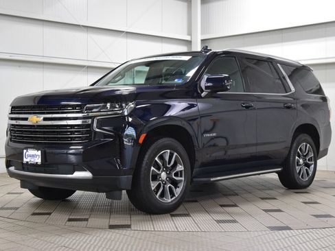 Used 2023 Chevrolet Tahoe LT w/ Luxury Package AWD/4WD image 3