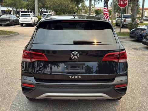 Used 2022 Volkswagen Taos S FWD image 6