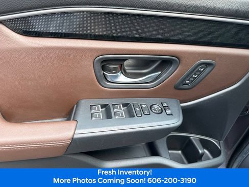 Used 2025 Honda Pilot Elite image 13