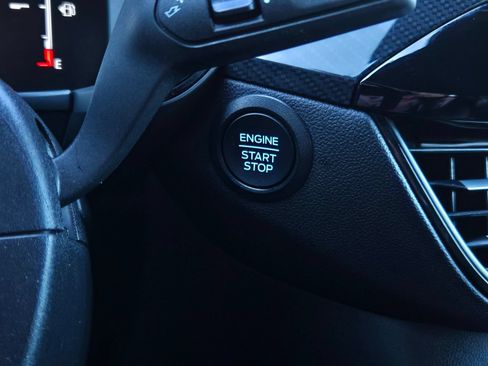 Used 2025 Ford Escape ST-Line FWD image 18