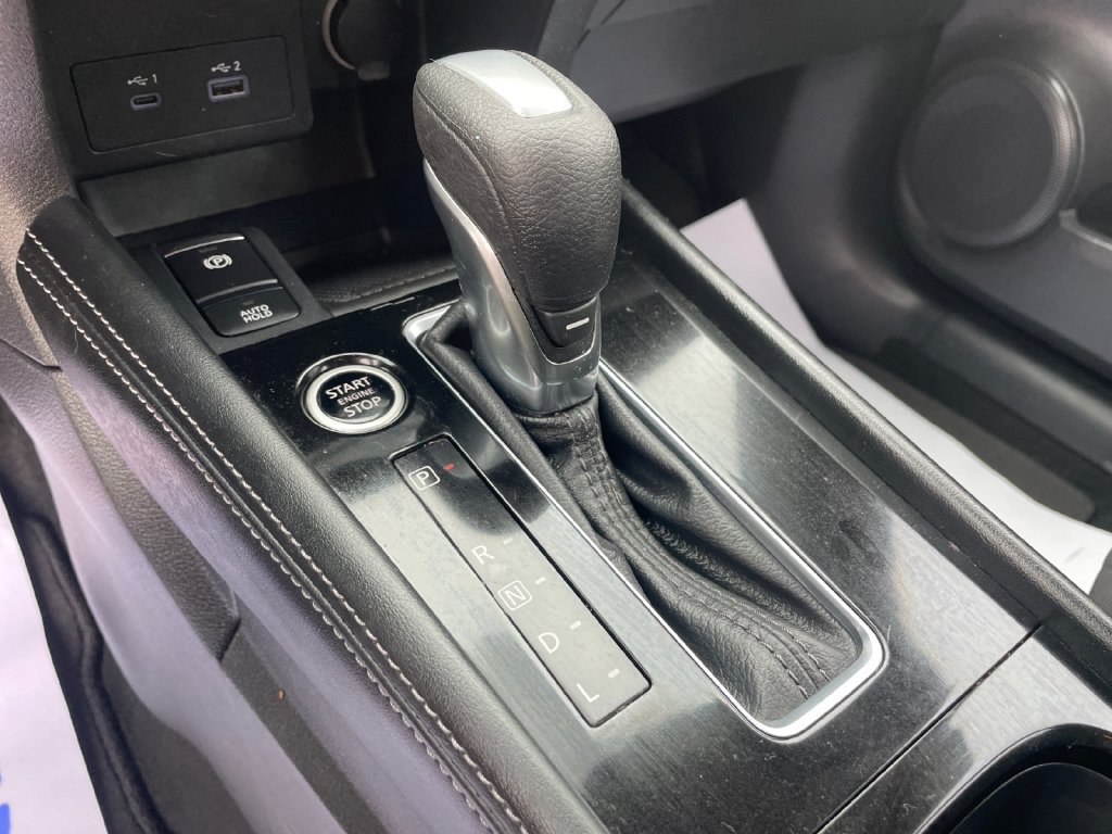 Used 2023 Nissan Kicks SR FWD image 32