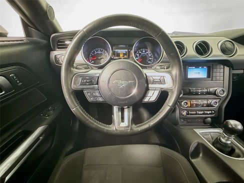 Used 2020 Ford Mustang GT image 3