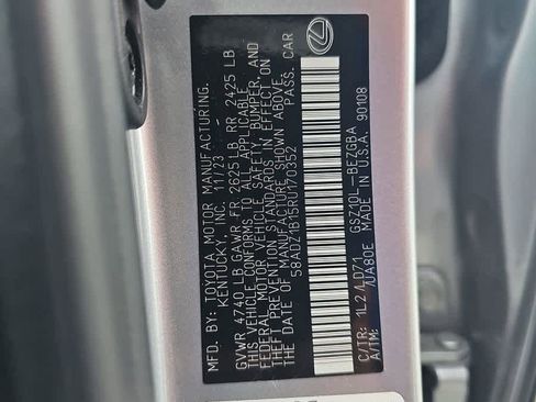 Used 2024 Lexus ES 350 w/ Premium Package image 21