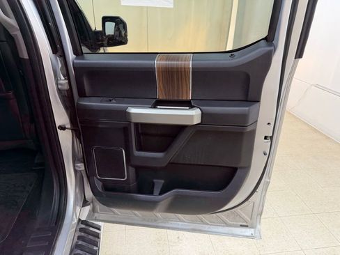 Used 2016 Ford F150 Lariat image 12