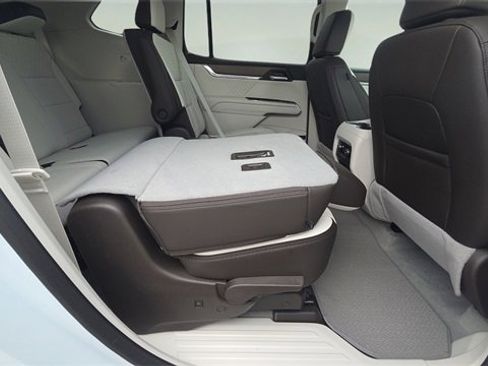 New 2026 GMC Acadia Denali w/ Super Cruise Package image 26