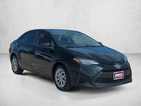 Used 2017 Toyota Corolla LE image 3