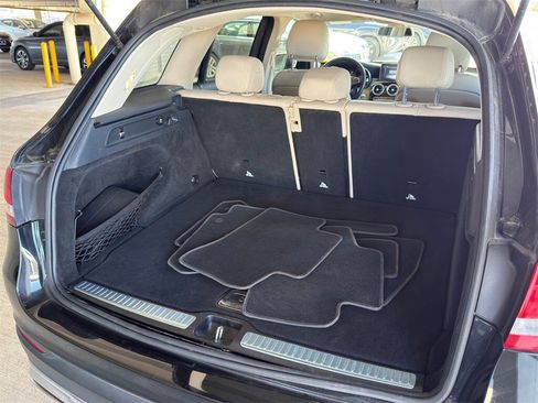 Used 2017 Mercedes-Benz GLC 300 image 30