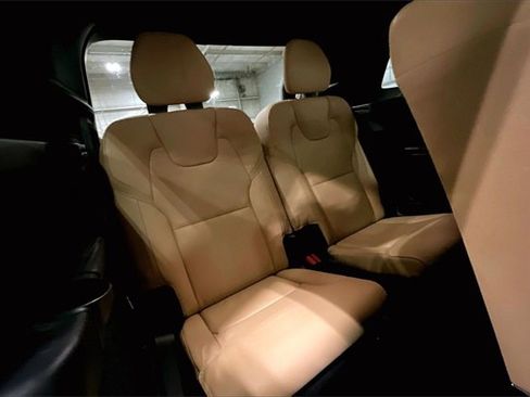 Certified 2024 Volvo XC90 T8 Ultimate w/ Protection Package Premier image 28