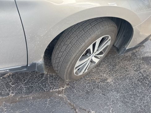 Used 2019 Subaru Outback 2.5i Limited image 9