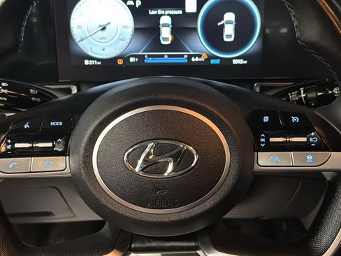 Used 2023 Hyundai Elantra SEL w/ Convenience Package FWD image 11