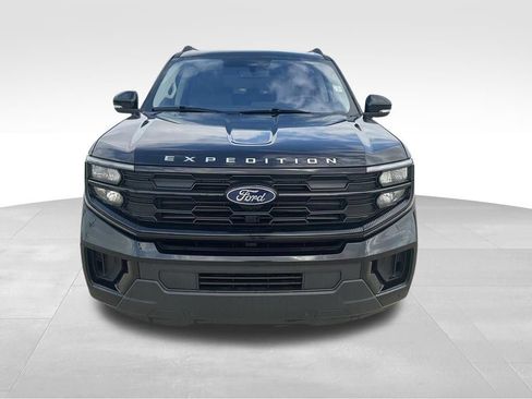Used 2025 Ford Expedition Max Active RWD image 2