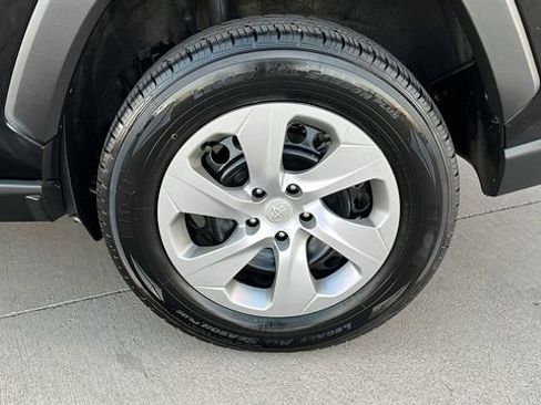 Used 2021 Toyota RAV4 LE w/ Carpet Mat Package (TMS) image 21