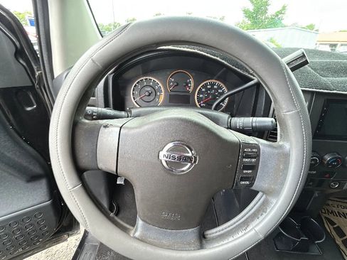 Used 2008 Nissan Titan LE AWD/4WD image 14