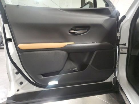 Used 2024 Lexus UX 250h AWD w/ Premium Package image 11