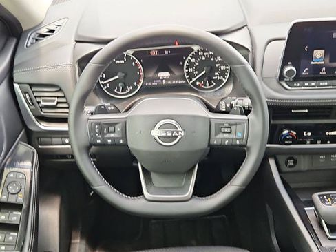 Certified 2026 Nissan Rogue SV FWD image 26