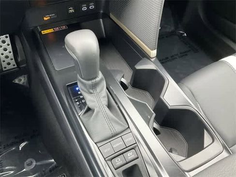 Used 2025 Toyota Camry SE image 25