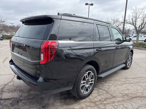 Used 2025 Ford Expedition Active image 14