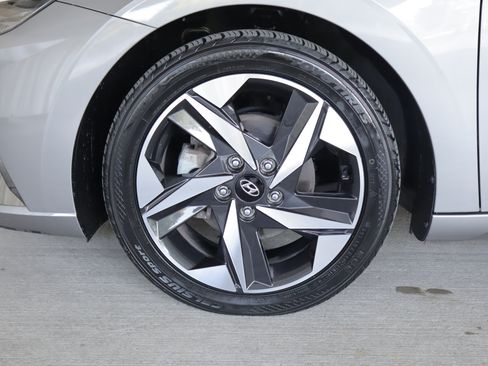 Used 2022 Hyundai Elantra Limited w/ Cargo Package FWD image 29