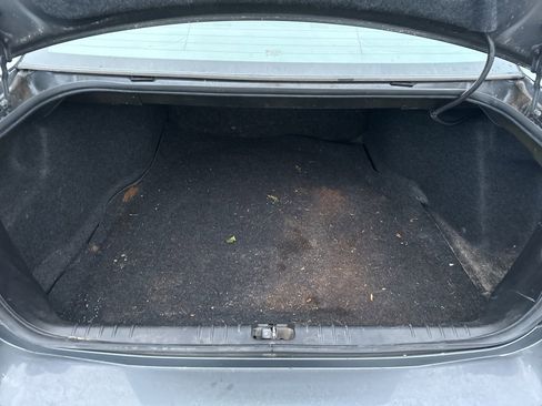 Used 2011 Chevrolet Impala LT image 29