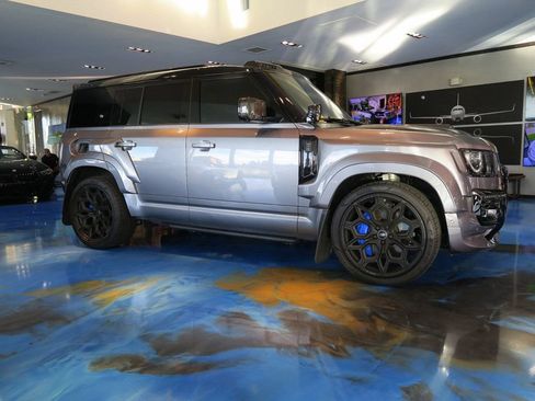 Used 2024 Land Rover Defender 110 X-Dynamic SE AWD/4WD image 10