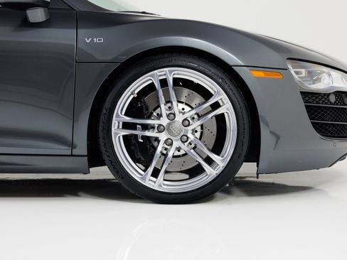 Used 2011 Audi R8 V10 AWD/4WD image 12
