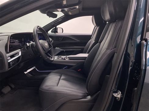 Certified 2025 Cadillac Lyriq Luxury image 14
