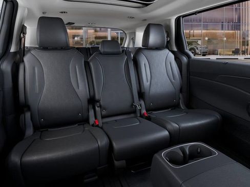 New 2026 Kia Carnival SX FWD image 16