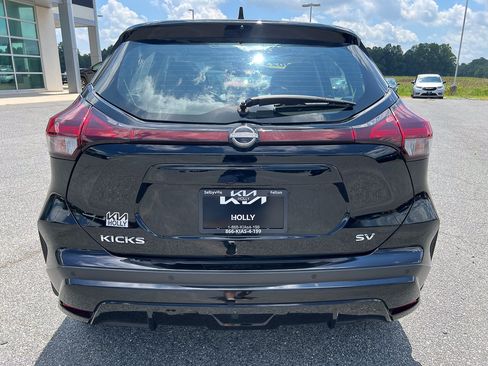 Used 2023 Nissan Kicks SV FWD image 4