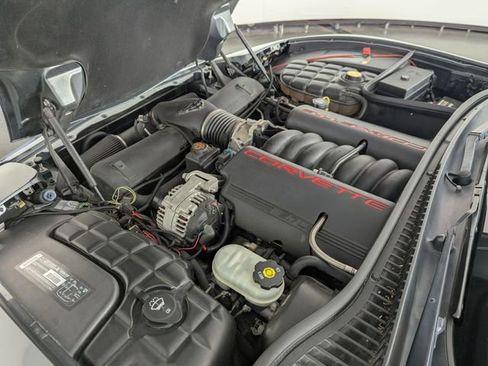 Used 2003 Chevrolet Corvette Coupe w/ Preferred Equipment Group RWD image 10