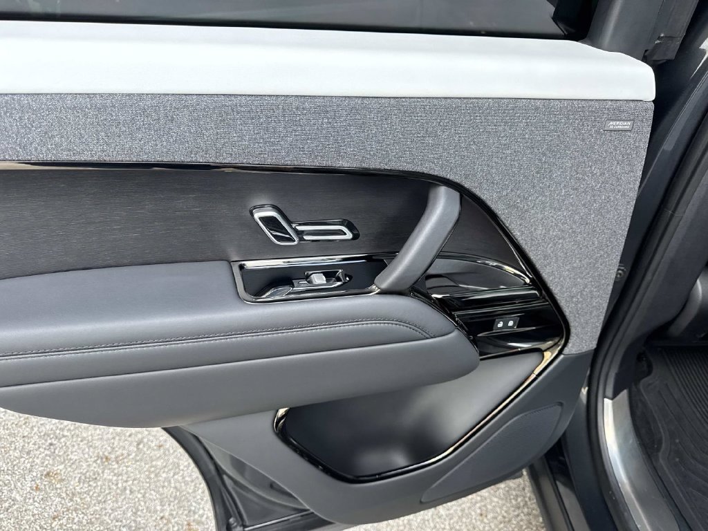 Used 2024 Land Rover Range Rover Sport Dynamic SE AWD/4WD image 12