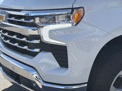 Used 2025 Chevrolet Silverado 1500 LTZ w/ LTZ Premium Package image 6