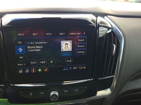 Used 2023 Chevrolet Traverse LT FWD image 13