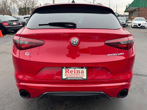 Used 2023 Alfa Romeo Stelvio Veloce image 10