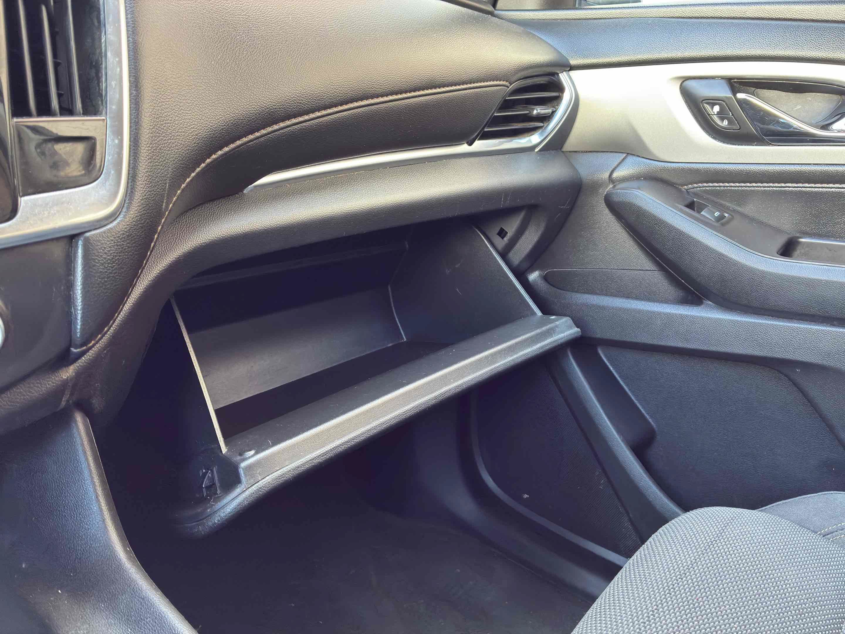 Used 2020 Chevrolet Traverse LT FWD image 29