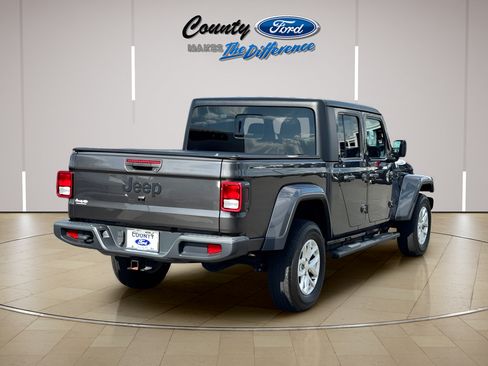 Used 2023 Jeep Gladiator Sport AWD/4WD image 25