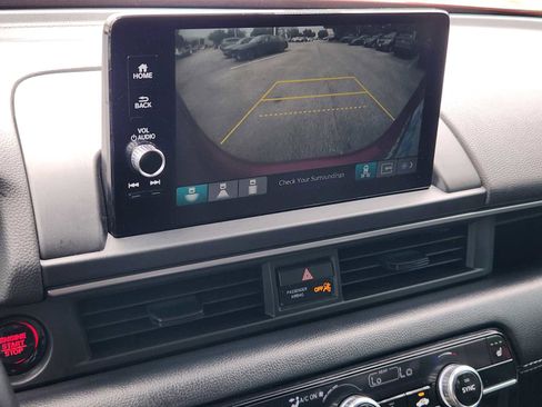 Used 2025 Honda Pilot EX-L image 17
