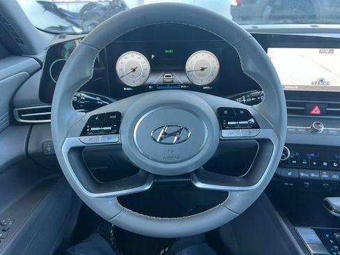 Used 2023 Hyundai Elantra SEL w/ Convenience Package FWD image 13