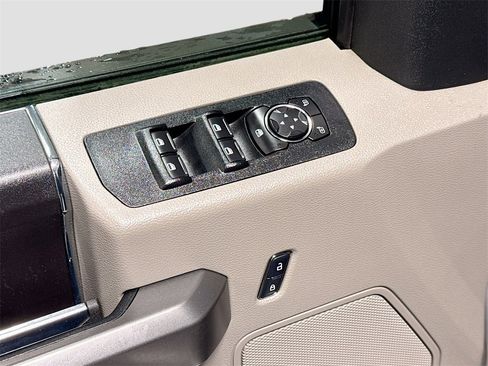 Used 2017 Ford F150 XLT image 22