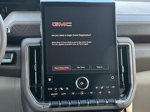 New 2026 GMC Yukon Denali w/ Advanced Technology Package image 4