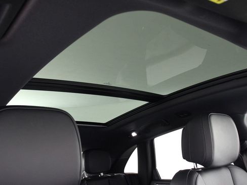 Certified 2026 Porsche Macan AWD/4WD image 25