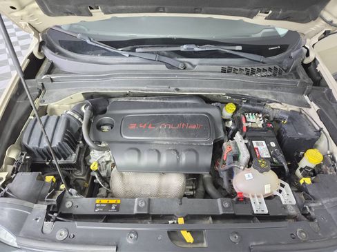 Used 2017 Jeep Renegade Trailhawk AWD/4WD image 34