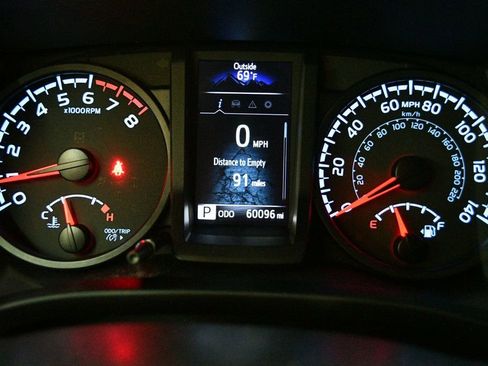 Used 2023 Toyota Tacoma SR AWD/4WD image 46
