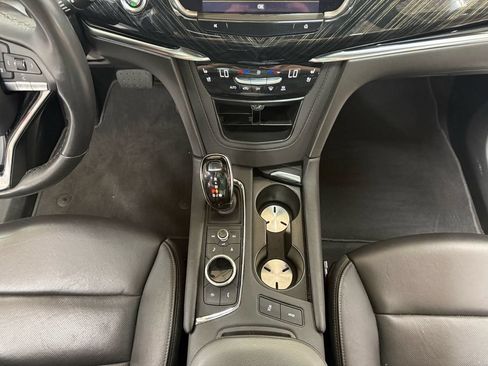 Used 2023 Cadillac XT6 Premium Luxury FWD image 22