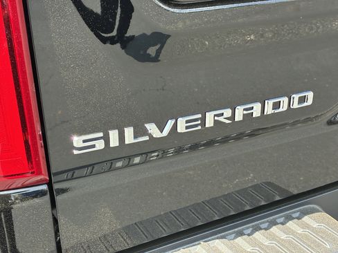 New 2026 Chevrolet Silverado 1500 High Country w/ High Country Premium Package AWD/4WD image 12