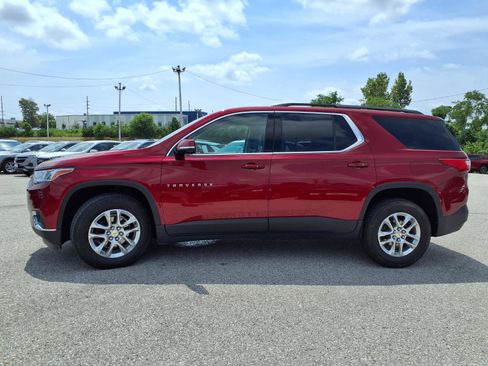 Used 2021 Chevrolet Traverse LT FWD image 34